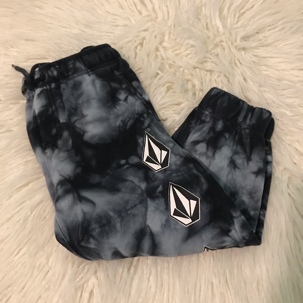 Boy’s Volcom sweat pants. Size 5T